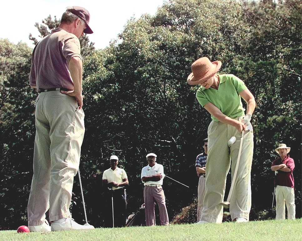 Hillary-Clinton-golf.jpg