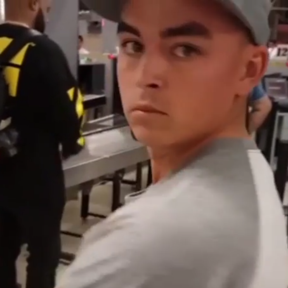 161121-rickie-fowler-airport-th.png