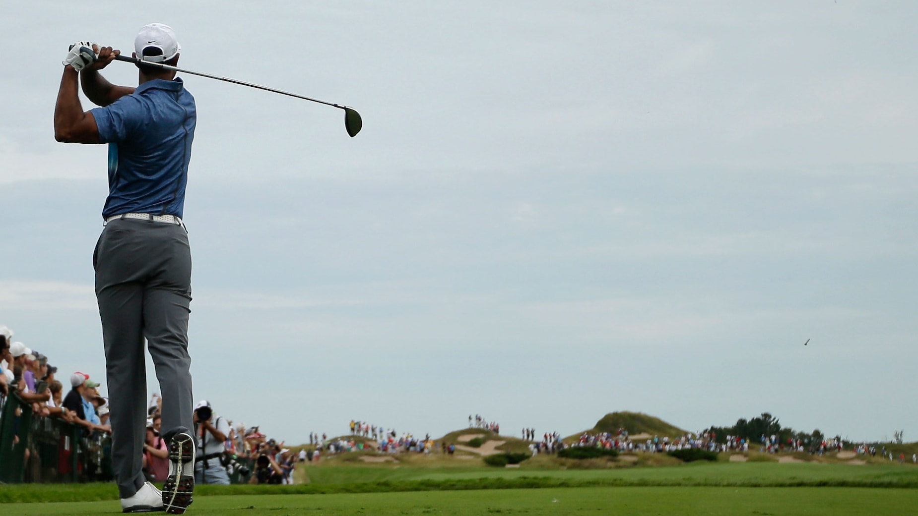 Tiger Woods looks sharp with new driver during nine holes with Justin