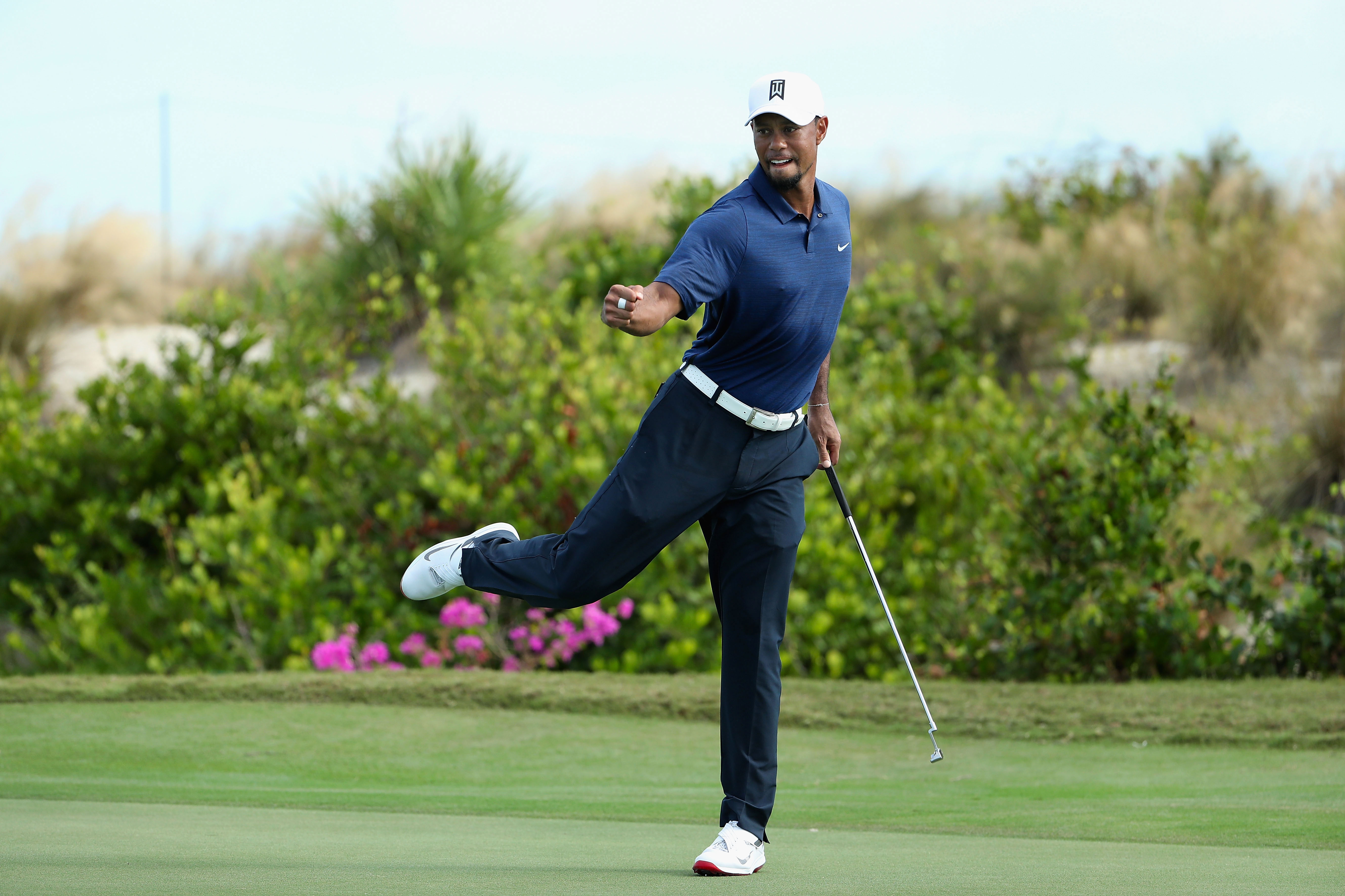 tiger woods starting plaaying golf tiger woods starting plaaying golf