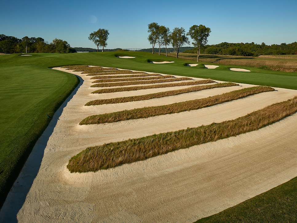 2017-05-Oakmont-CC-pews.jpg