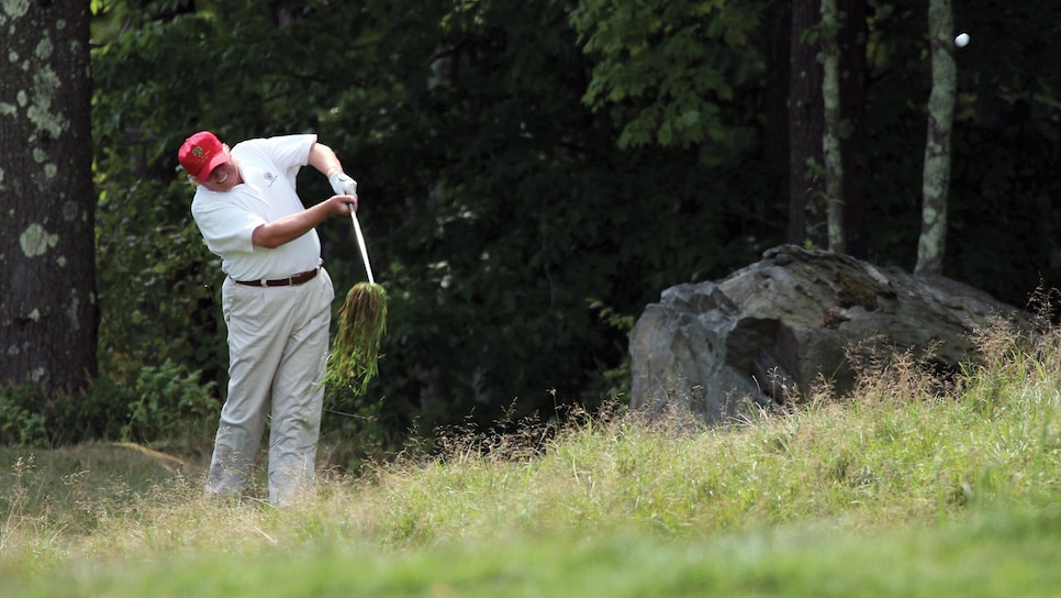 Donald-Trump-playing-2008-Deutsche-Bank-Championship.jpg