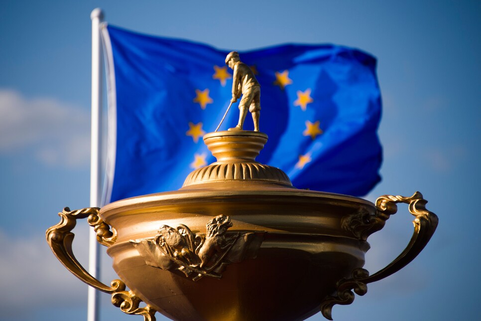 ryder-cup-trophy-euro-flag-2016.jpg