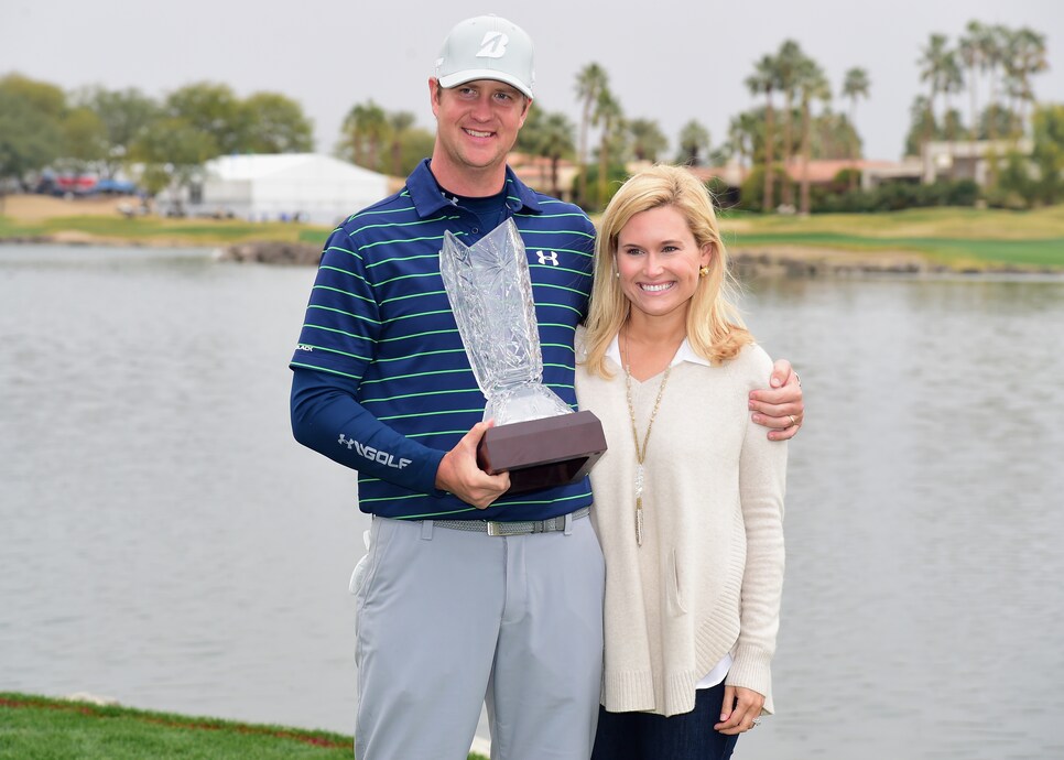 Tiger Woods prop bets, Paige Spiranac gives a golf lesson to a pro ...