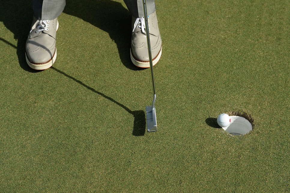 David-Leadbetter-short-putts.jpg