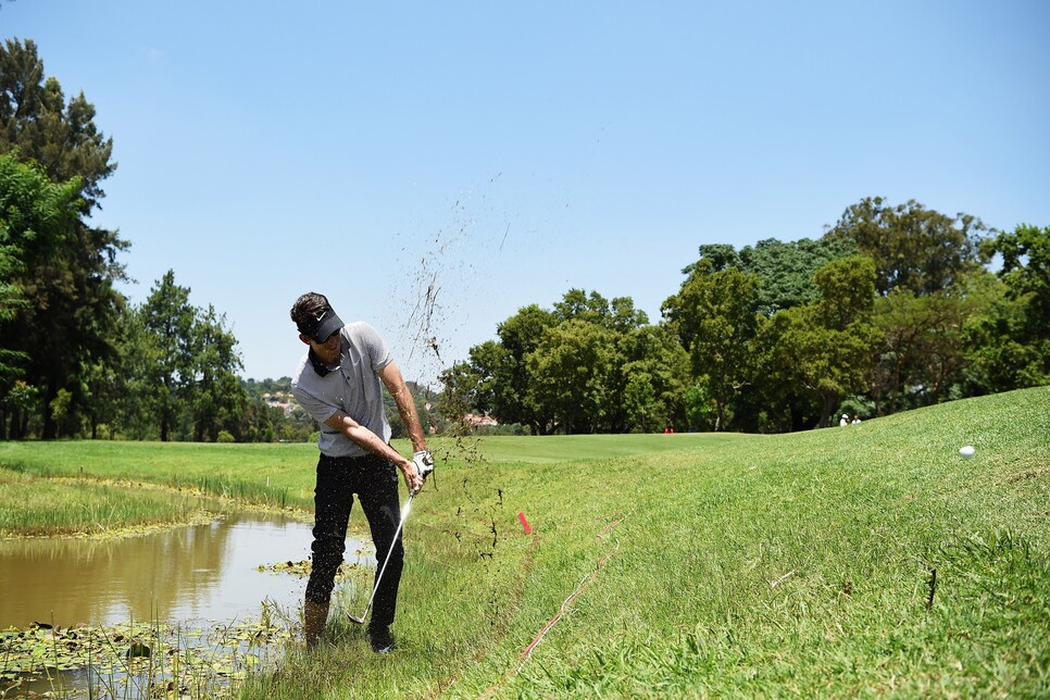 new-usga-rules-7-grounding-club-in-hazard.jpg