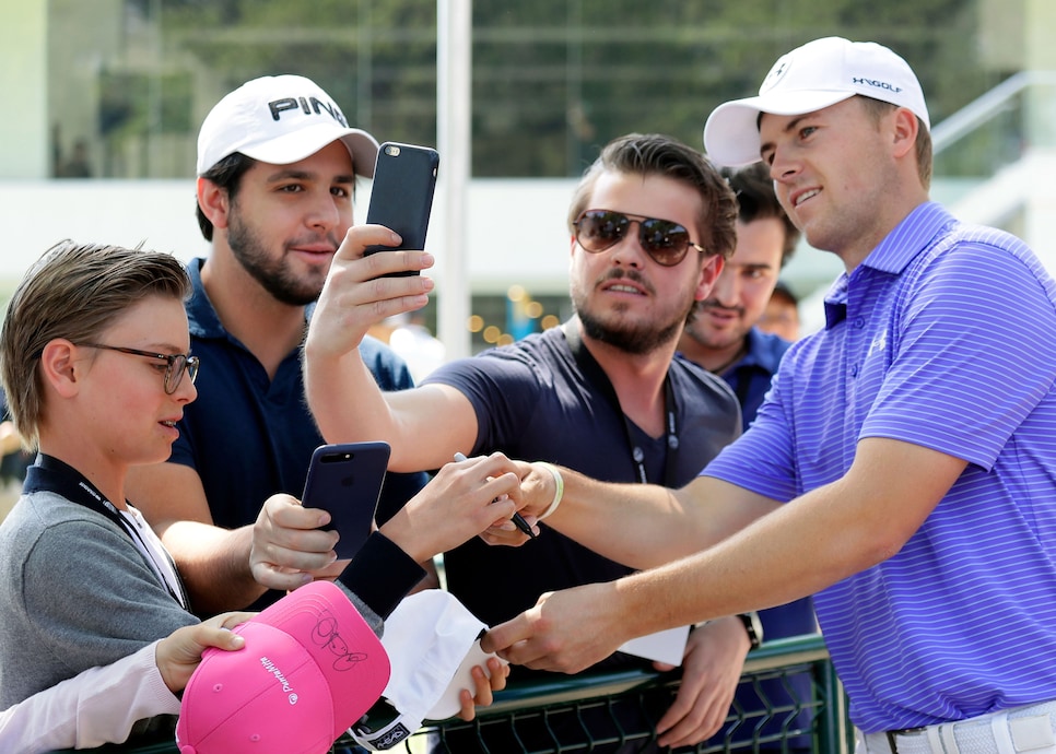 jordan-spieth-fans-wgc-mexico-pre-tourney-2017.jpg