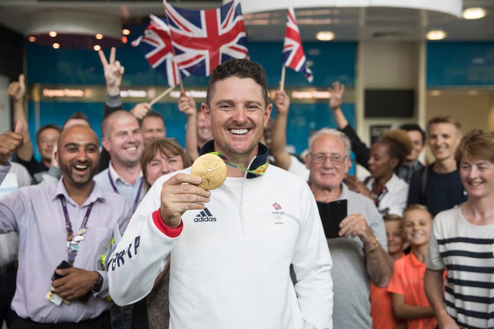 justin-rose-olympic-gold-medal-london-airport.jpg