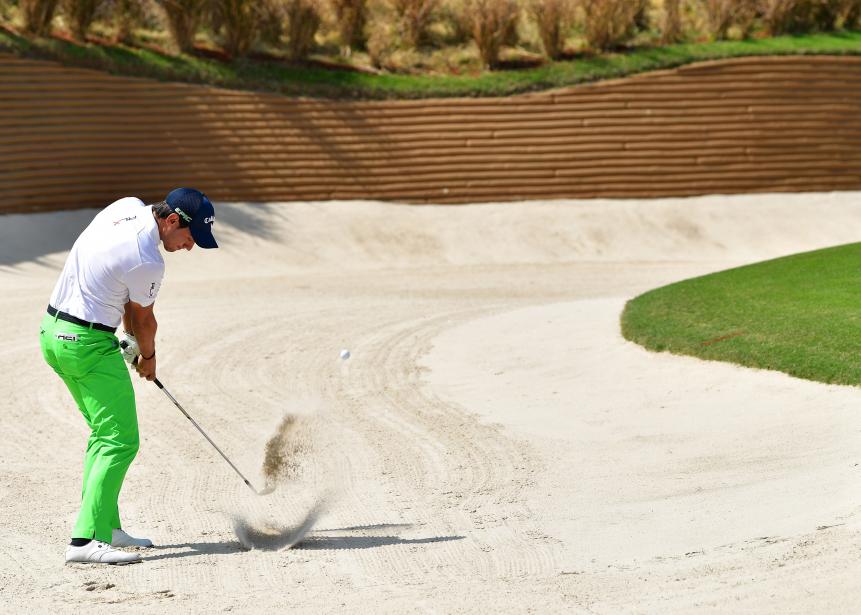 Matteo Manassero smartly paired his bright-green RLX pants with two neutral colors: white and navy.