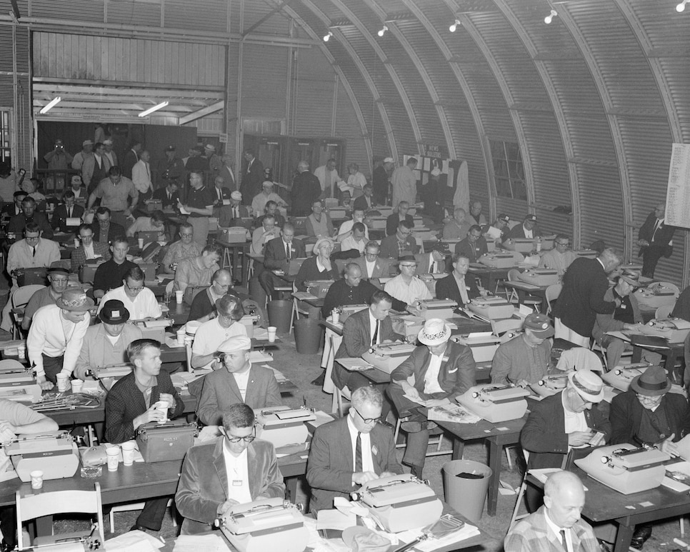 AUGUSTA, GA - APRIL 1962:  Media fill the press tent during the 1962 Masters Tournament at Augusta National Golf Club on April 7, 1962 in Augusta, Georgia. (Photo by Augusta National/Getty Images)