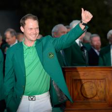 danny-willett-masters-preview-2016-sunday-green-jacket-thumbs-up.jpg