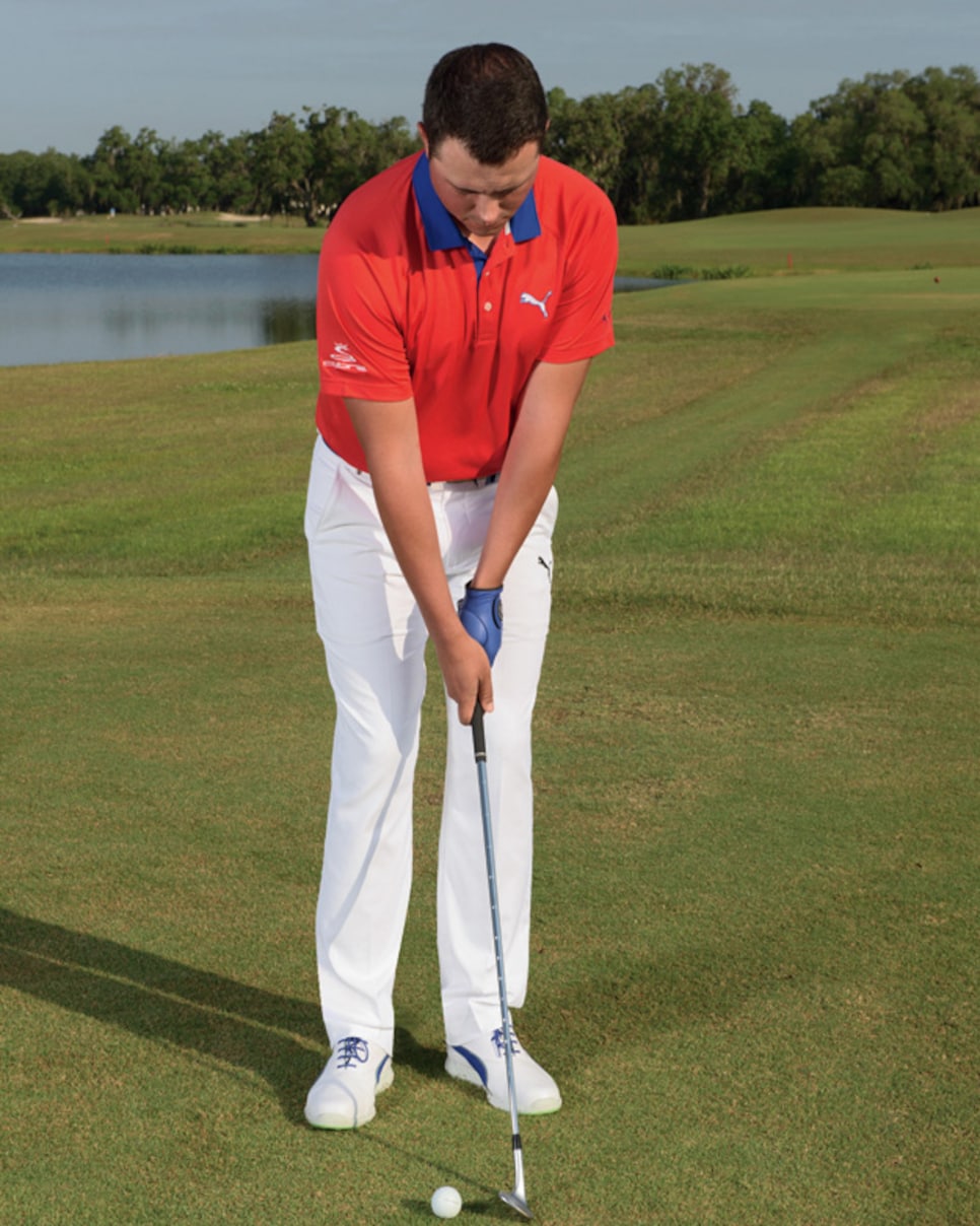 Swing-tips-Jorge-Parada-chipping-clubs.jpg