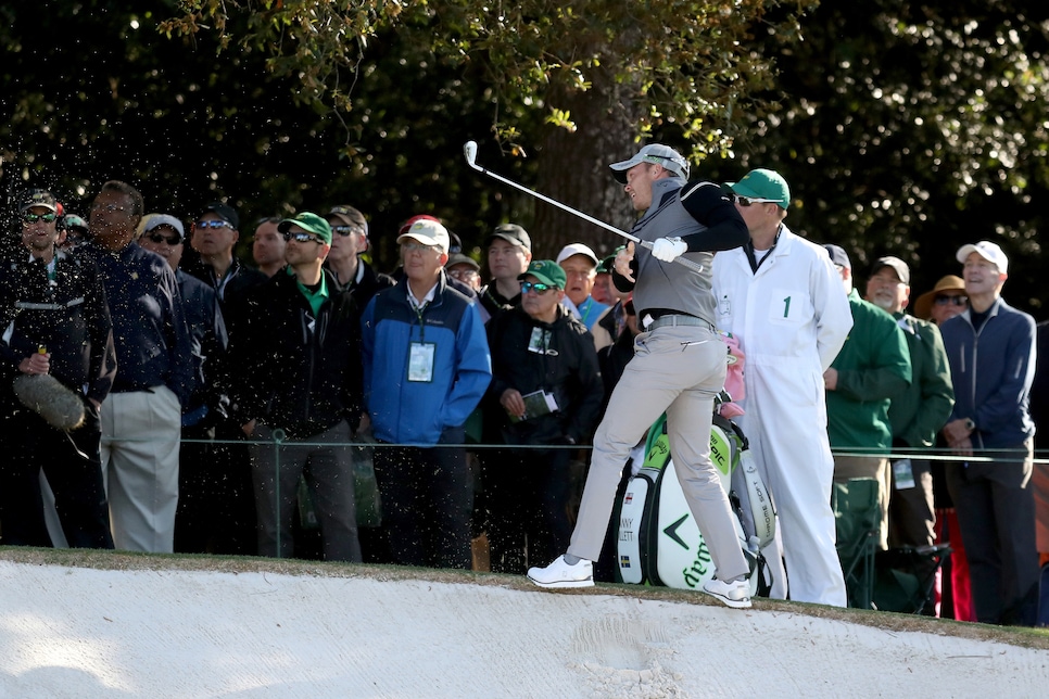 danny-willett-masters-2017-friday-first-hole-bunker-shot.jpg