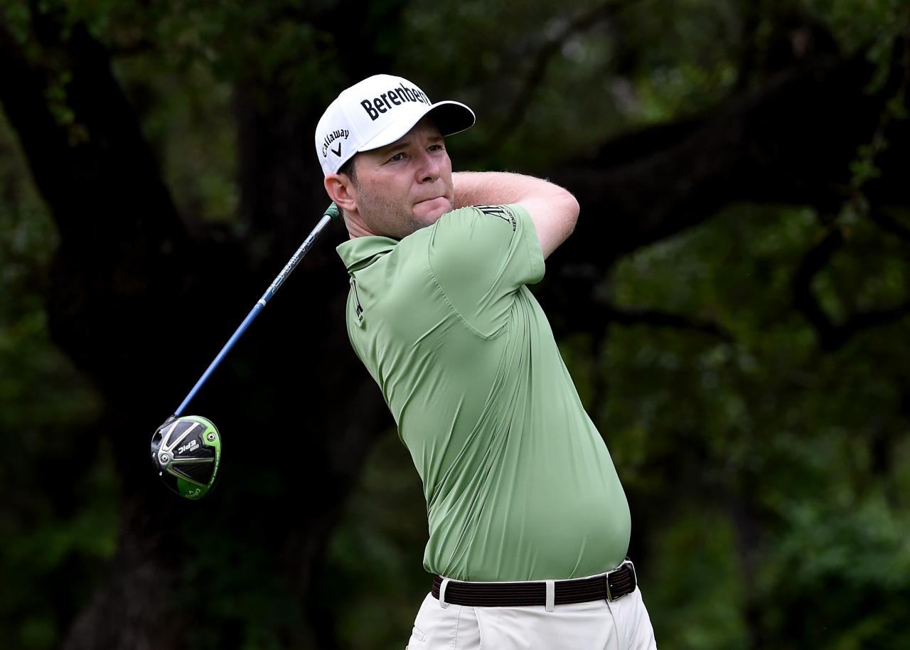 Branden Grace shows his prowess in the wind, shoots 66 and leads by one