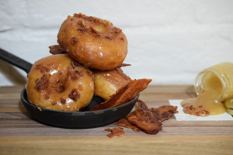 Las-Vegas-Yardbird-maple-bacon-donuts.jpg