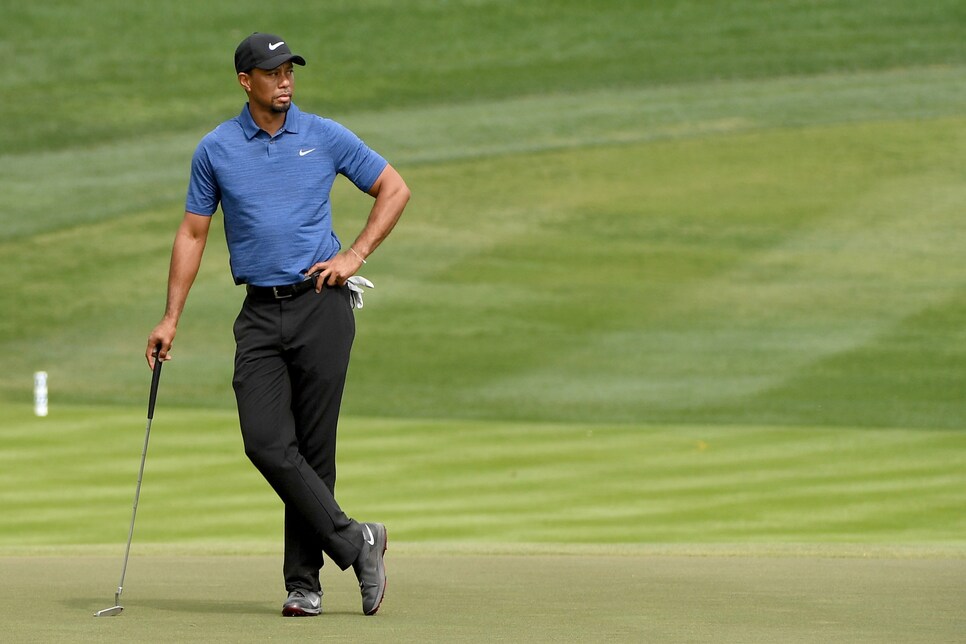 tiger-woods-blue-shirt-dubai-2017.jpg