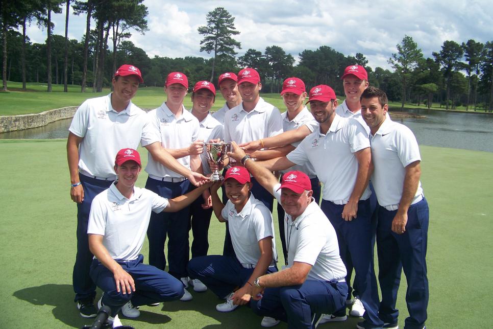 us-palmer-cup-team-2017-with-trophy.jpg