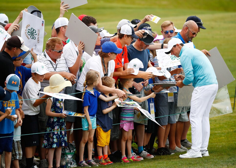 rory-mcilroy-signing-autographs-us-open-2017-tuesday.jpg