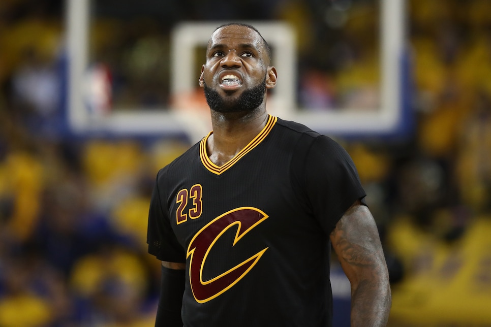 LeBron James slips to third in NBA in jersey sales, behind Stephen