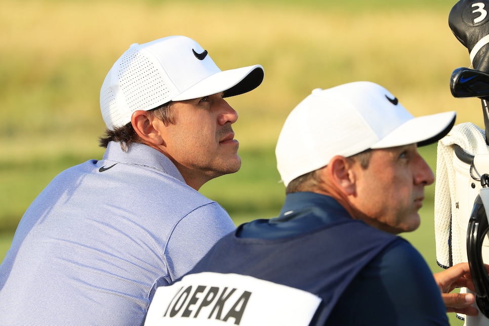 brooks-koepka-us-open-2017-friday-sitting.jpg