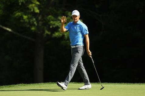 Jordan Spieth holds first-round lead at the Travelers Championship