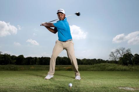This one adjustment will help you avoid lunging at the ball