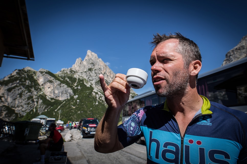 paul-casey-biking-italy-coffee.jpg