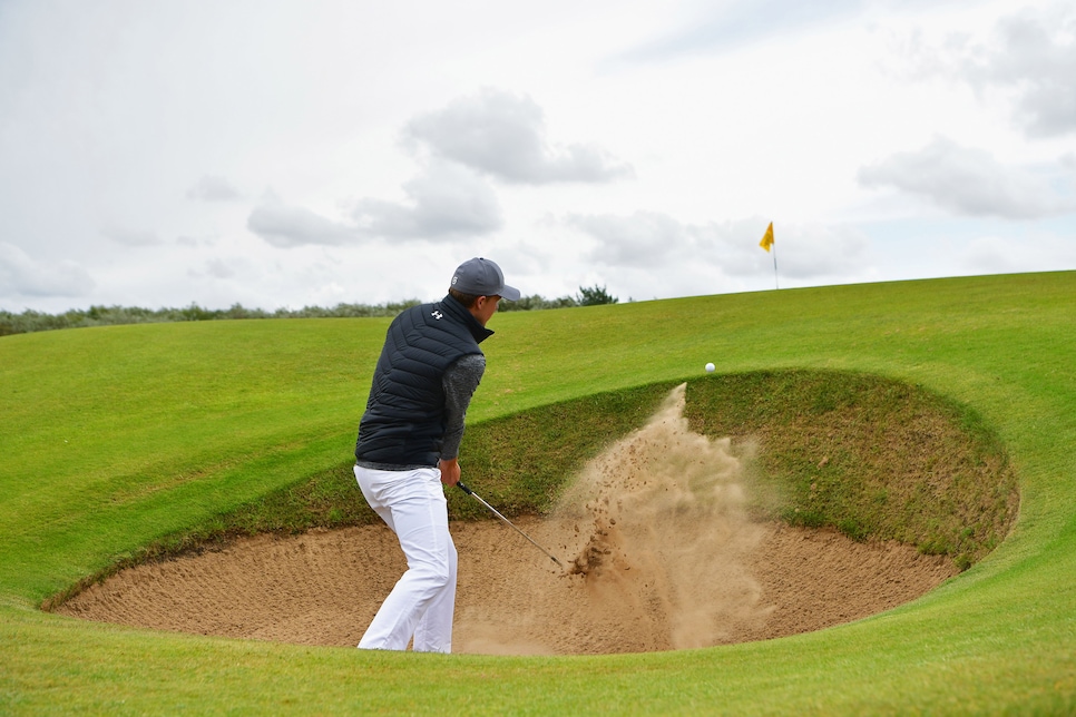 jordan-spieth-british-open-2017-thursday-bunker-shot-16.jpg