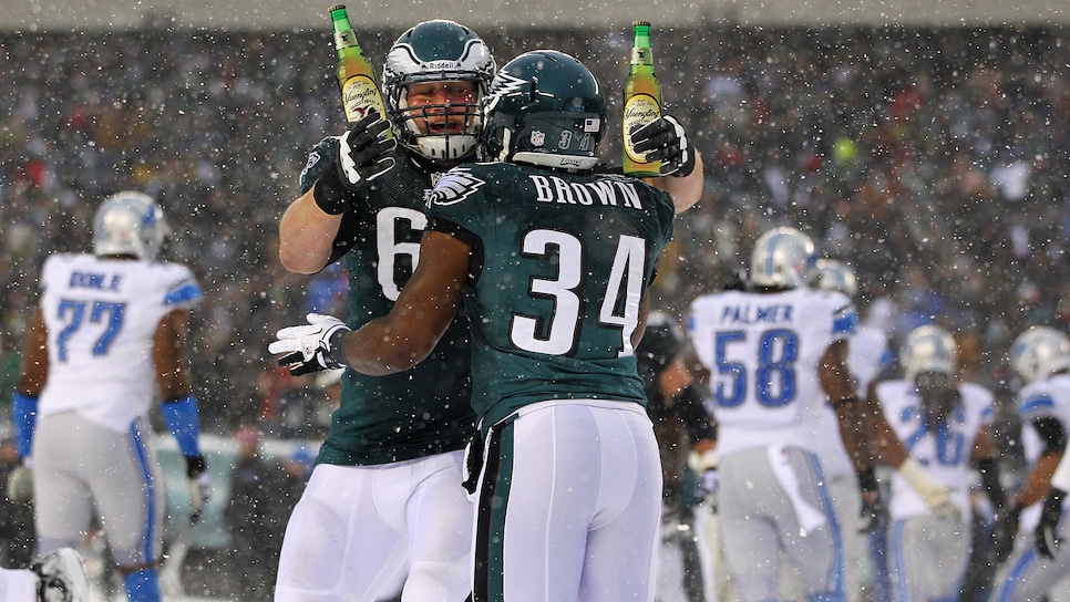 Lineman promises to buy all of Philly beer if the Eagles win the