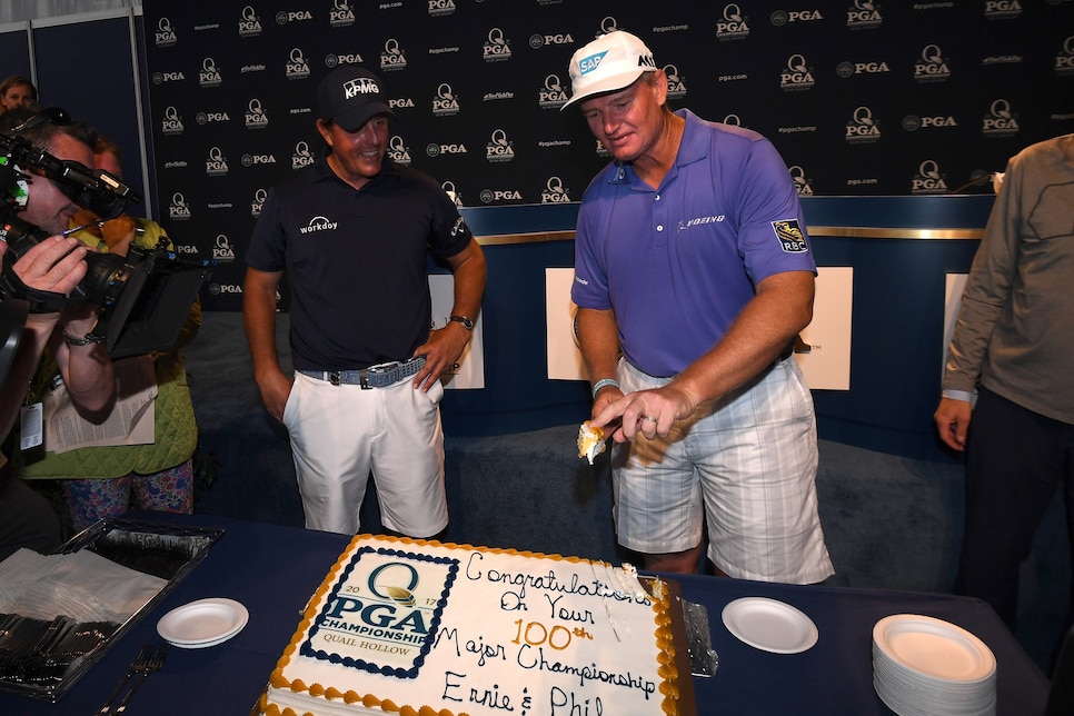 ernie-els-phil-mickelson-pga-championship-2017-cake-100th-major.jpg