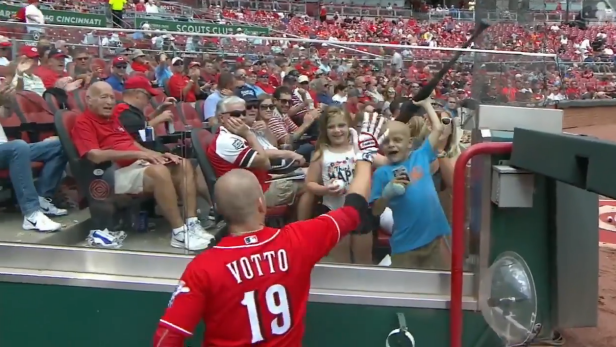 Joey Votto among crowd at ‘Superbubz’ memorial in