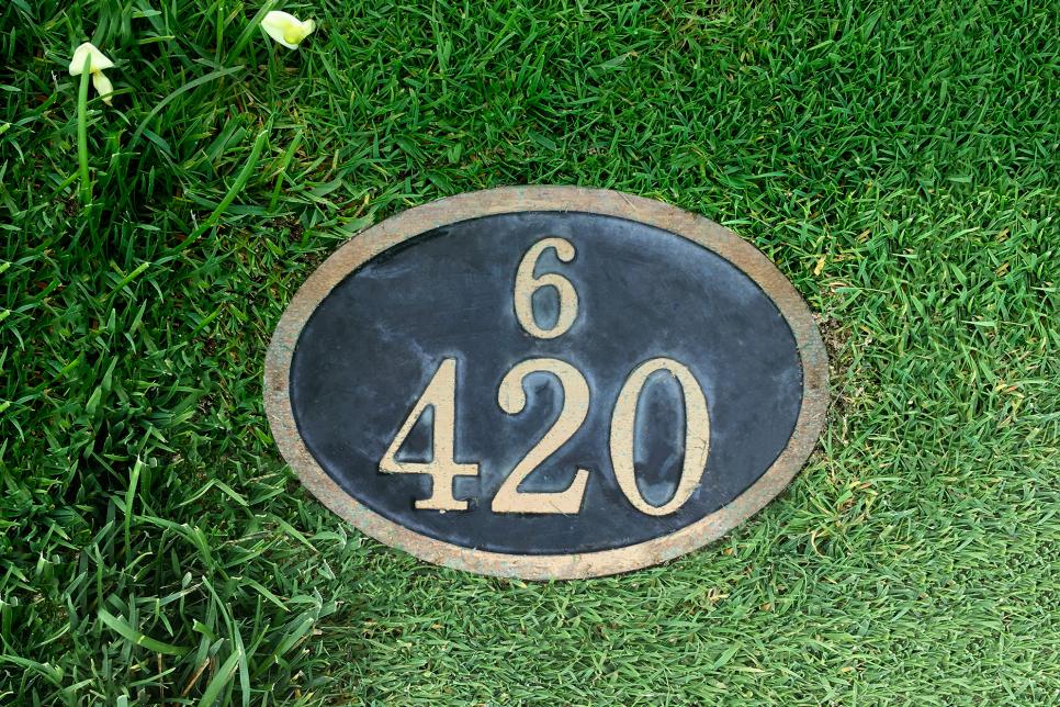 golf-course-yardage-marker.jpg