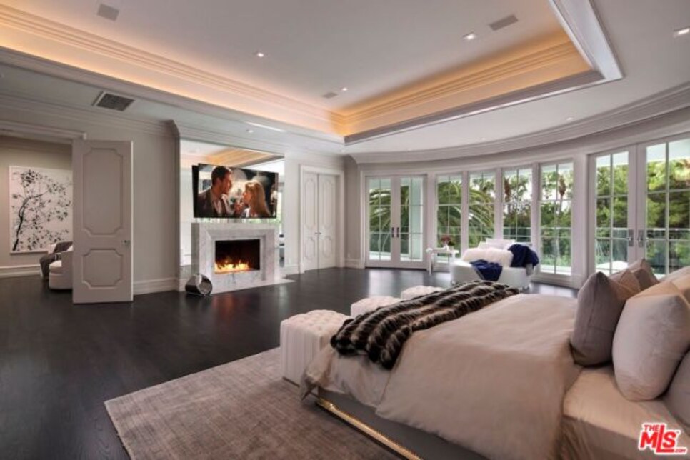 floyd-mayweather-mansion-9.jpg