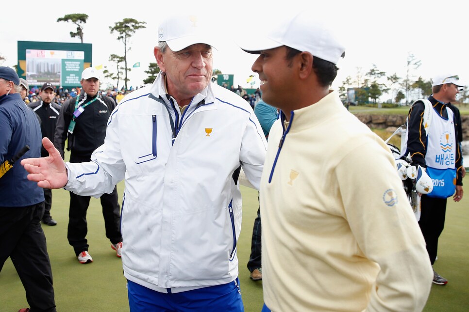 nick-price-anirban-lahiri-presidents-cup-2015.jpg