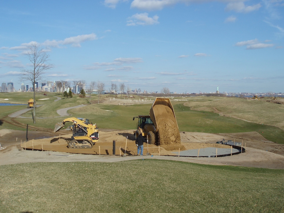 Liberty National third hole Greensmix 3-22-11.jpg