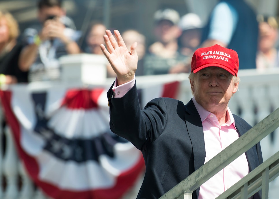 donald-trump-us-womens-open-2017-waving.jpg