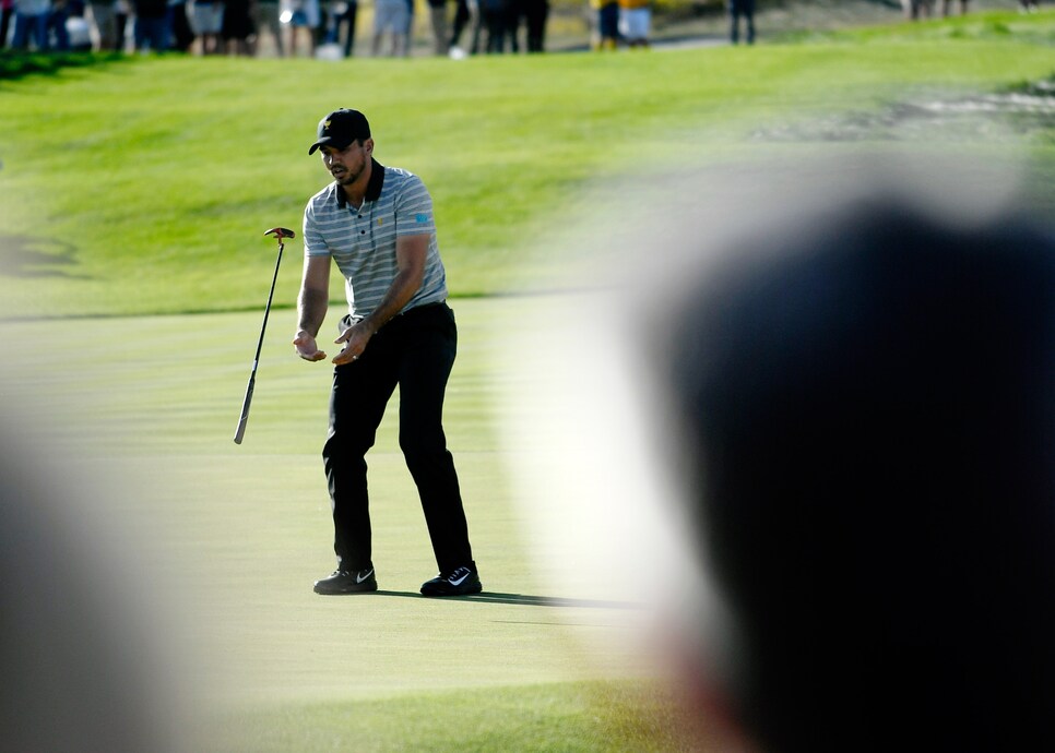 jason-day-presidents-cup-2017-friday-putter-toss.jpg