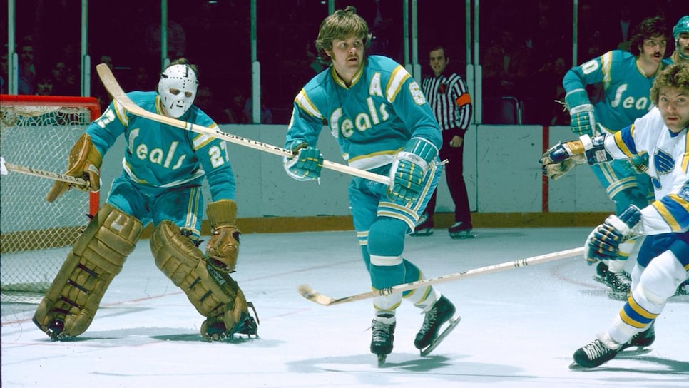 Presented with complete bias, the 10 best NHL jerseys of all time, This is  the Loop