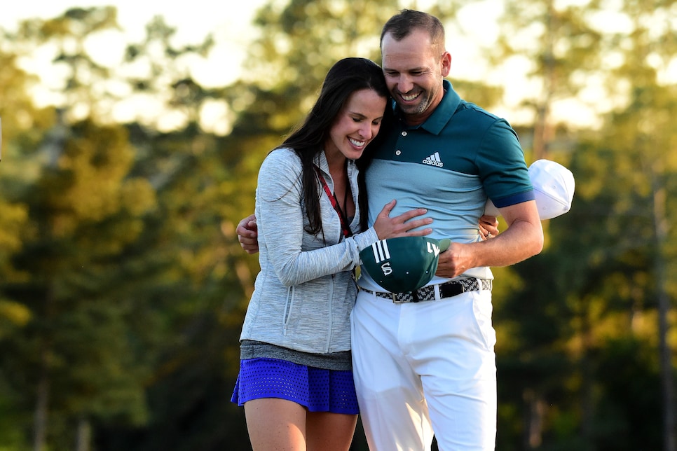 sergio-garcia-angela-akins-masters-2017-sunday-18th-green.jpg