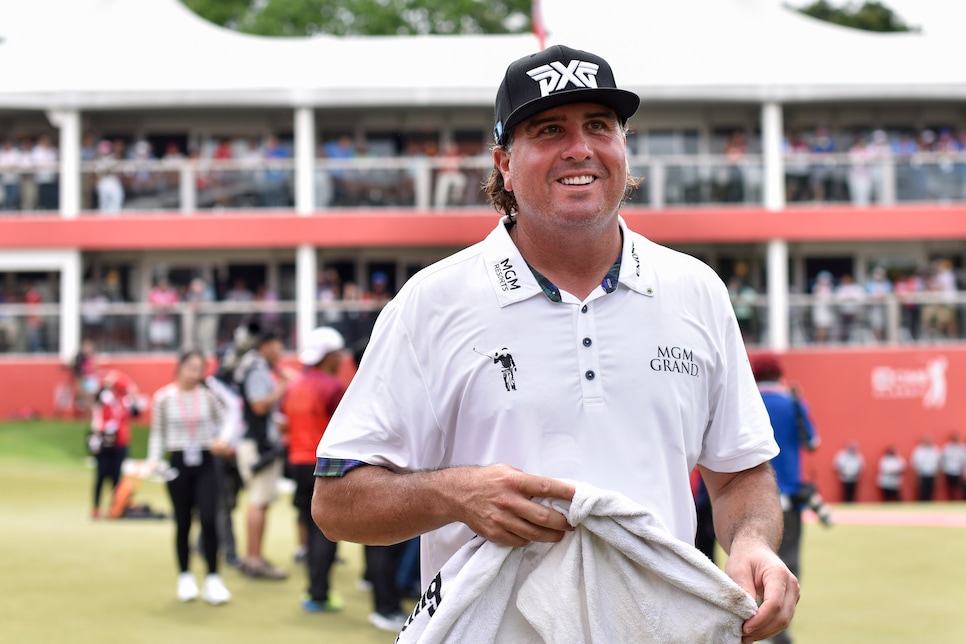 pat-perez-cimb-classic-2017-tight-green-smile.jpg