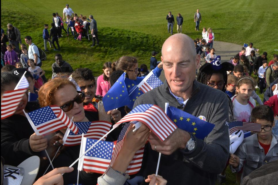 ryder-cup-2018-preview-jim-furyk-signing-le-golf-national.jpg