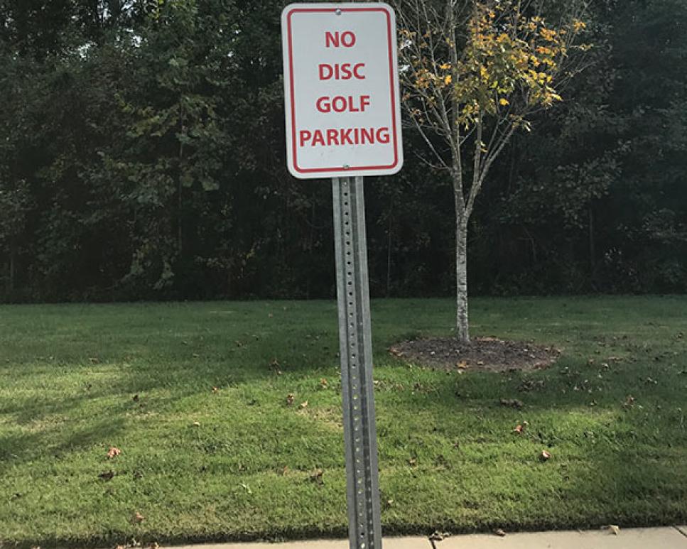 171024-disc-golf-sign.jpg
