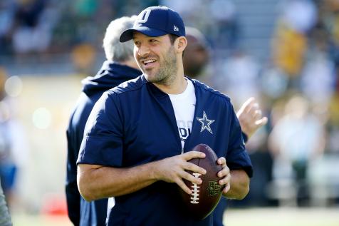 Tony Romo's play-by-play of a cat running on the field is already his best broadcasting moment