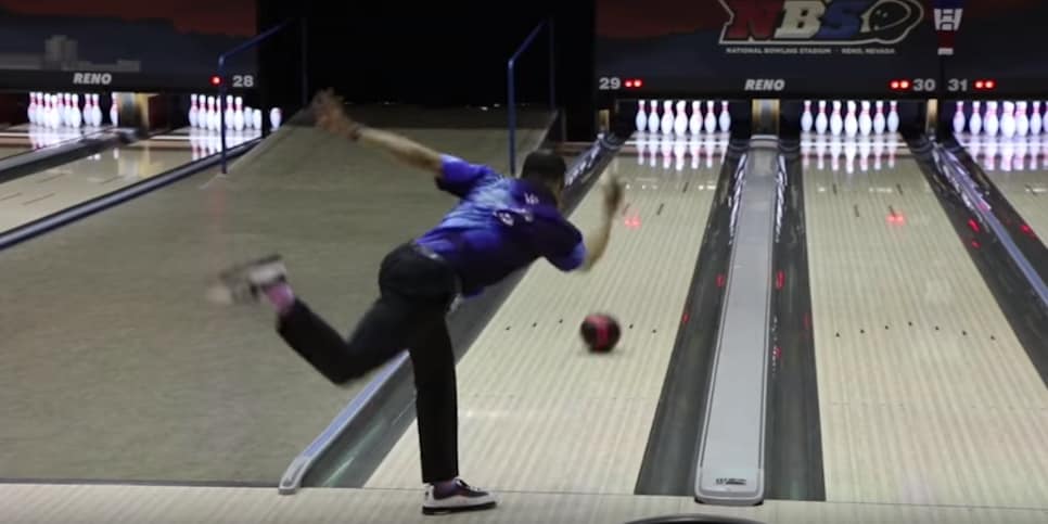 WATCH: Red Sox outfielder Mookie Betts bowls a perfect 300 at the World  Series of Bowling – New York Daily News