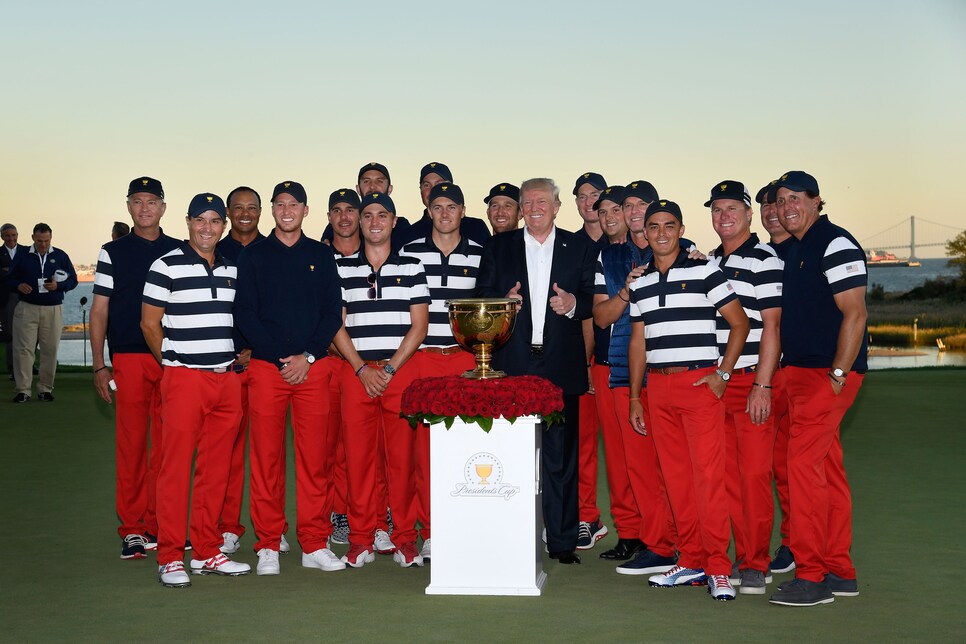 donald-trump-us-presidents-cup-team-2017.jpg