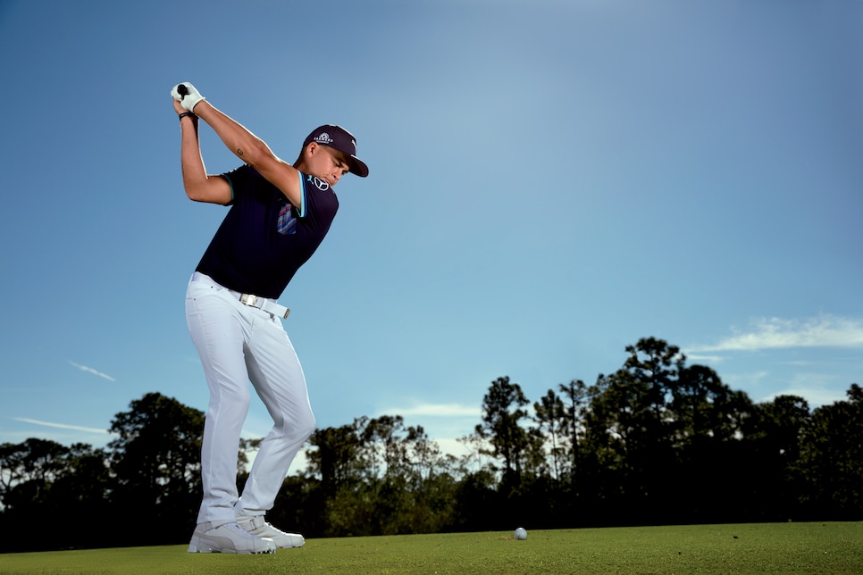 Rickie-Fowler-scoring-3-wood-draw-1.jpg