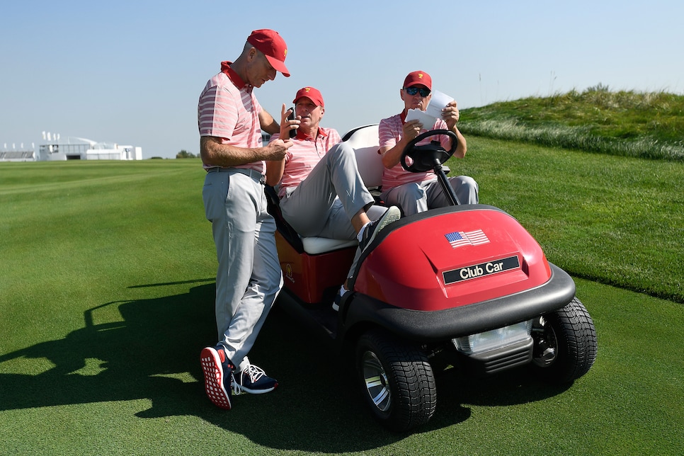 noty-presidents-cup-us-captains-golf-cart.jpg