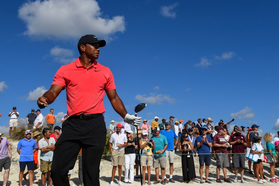 noty-tiger-woods-tee-shot-hero-world-challenge-2017-hero.jpg