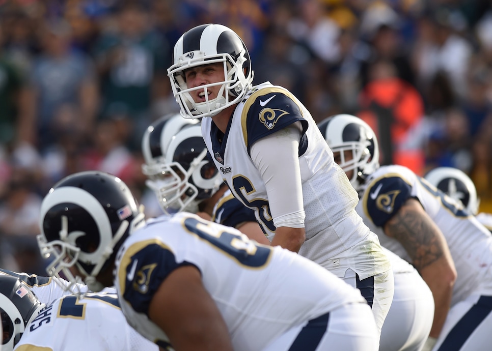 NFL: DEC 10 Eagles at Rams