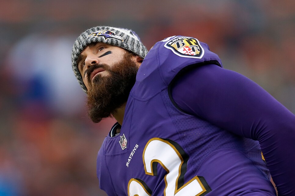 First look at Eric Weddle in a Ravens uniform : r/ravens